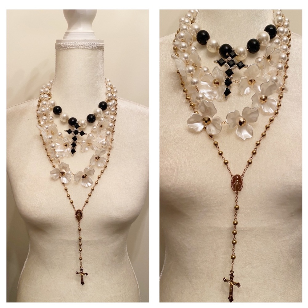 Blk/Wht Pearl Neck Piece✨✨